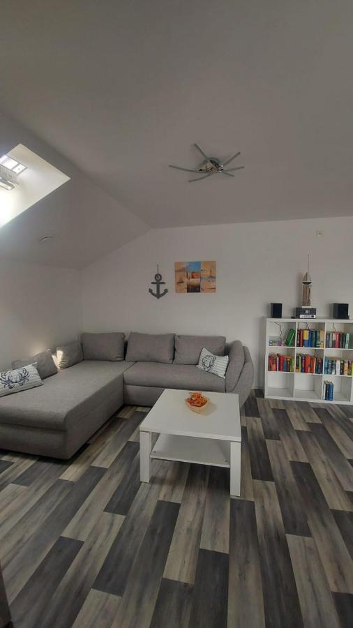 Ferienwohnung Krabbe Im Haus-Neuharlingersiel Esterno foto
